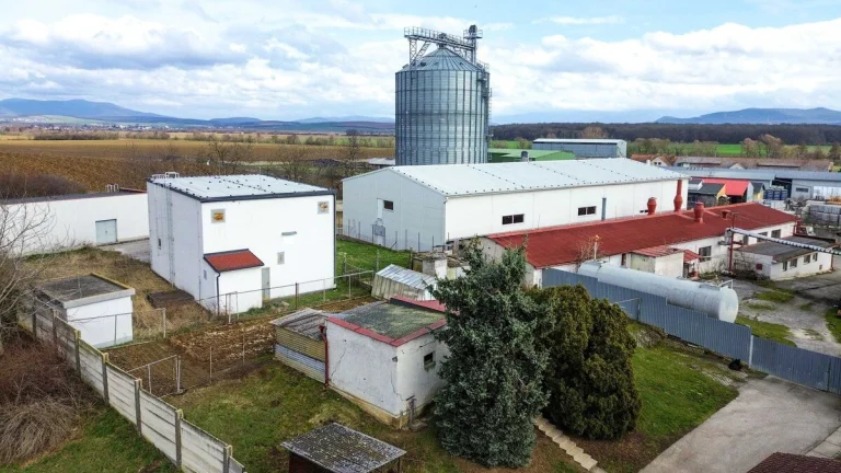 Ponúkame na predaj výrobný areál liehovaru v obci Nadlice ok