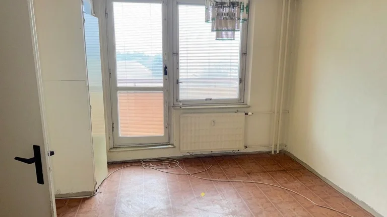 Na predaj 1 izbový byt s loggiou - Lučenec.