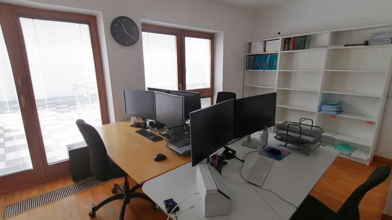 VENTÚRSKA, BA I, Staré mesto - prenájom kancelárií - 67m2 +