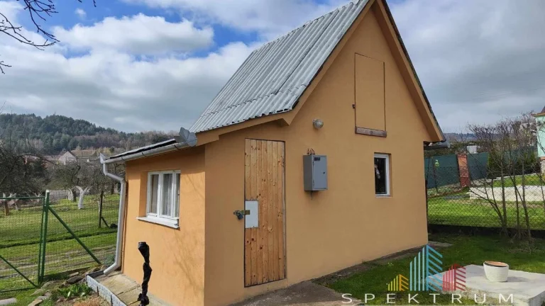 SPEKTRUM REALITY- Na Predaj dve záhradné chatky s pozemkom 1