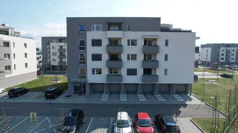 Na predaj novostavba rozmerného 3 izbového bytu v Trenčíne,
