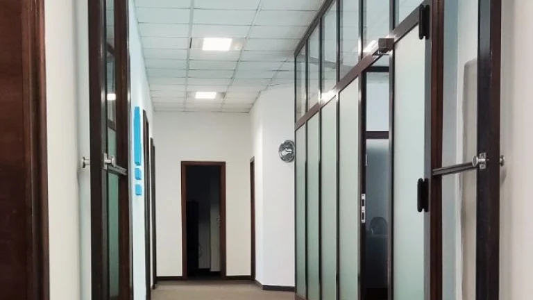 REPREZENTATÍVNY office 150 m2 s výhľadom do Námestia SNP