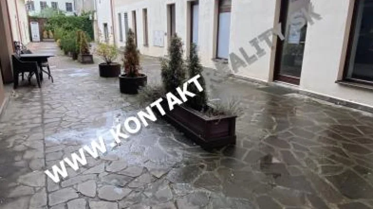Obchodný priestor, kancelária, možnosť bývania, 27m2 Hlavná