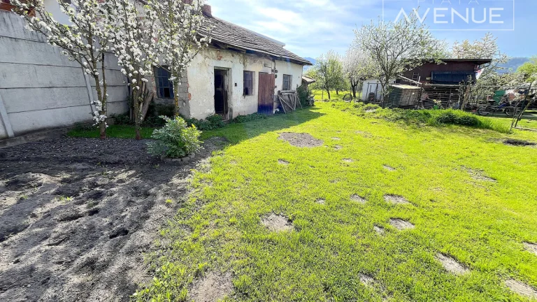 TEHLOVÝ RODINNÝ DOM 4+1 , ŽILINA-HLINÍK NAD VÁHOM (660m2)