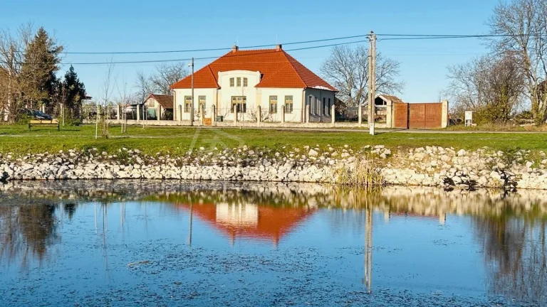 Na predaj rekonštruovaná historická vila postavená cc…