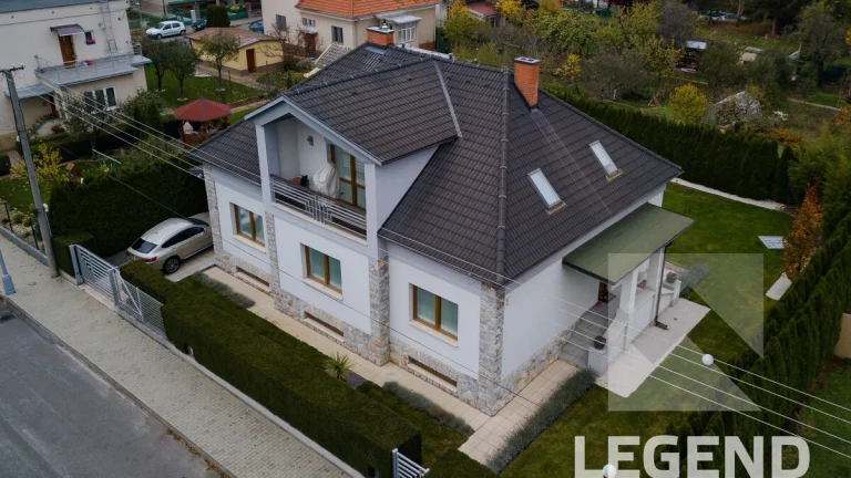 Jedinečný dom v Novom Meste nad Váhom, krásna záhrada 790 m2