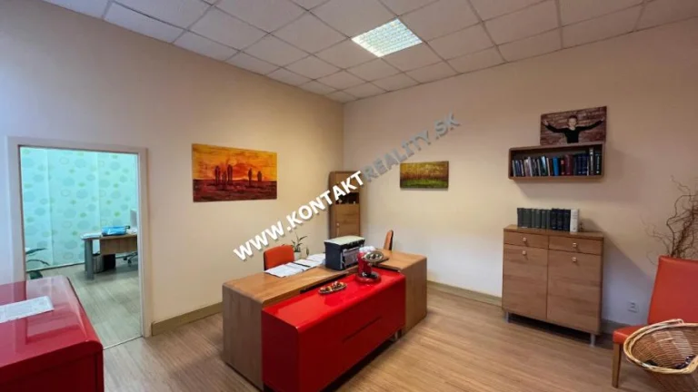 Kancelária 45 m2, ul. Moyzesova, Staré mesto, s parkovaním