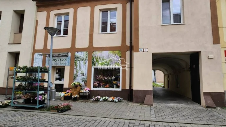 Historická budova, námestie Nové Mesto nad Váhom