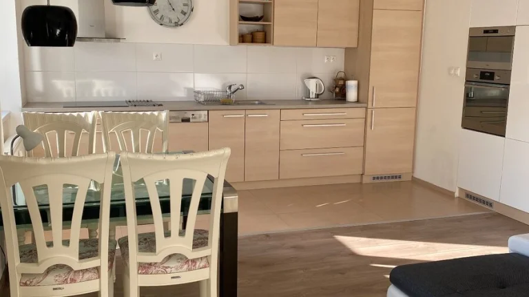 PRENÁJOM, 2 IZBOVÝ BYT ZARIADENÝ, ZIMNÁ ULICA Košice - Sta