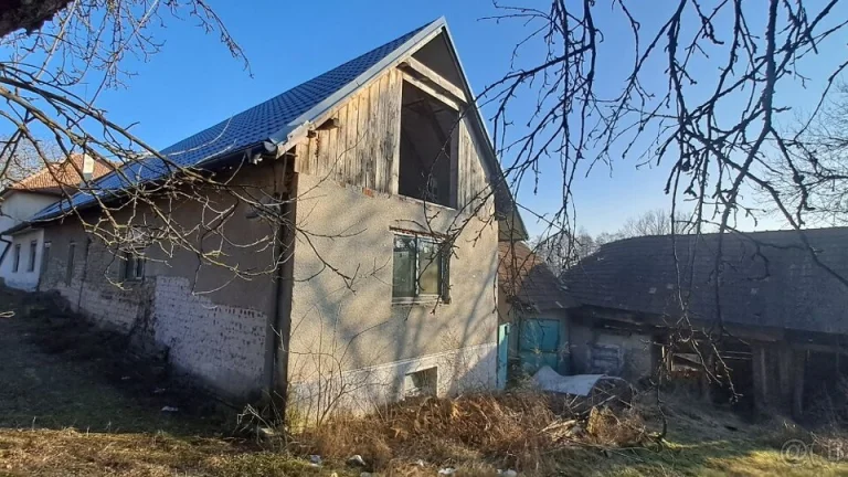 Ponúkame na predaj rodinný dom na polosamote Turá Lúka