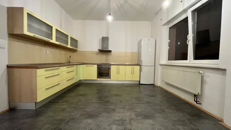 Na prenájom 3-izbový byt s parkovacím miestom v Piešťanoch