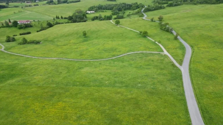Predaj pozemku 830 m² neďaleko obce Podkriváň- časť Piešť II
