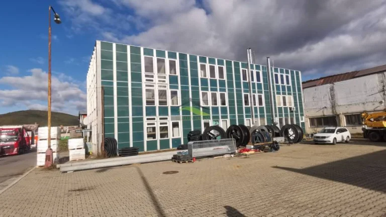 Priemyselný areál s technológiou na výrobu kompozitných rošt