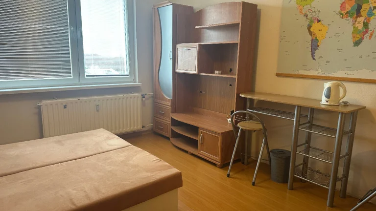 Ponúkam na prenájom garzónku na sídlisku F