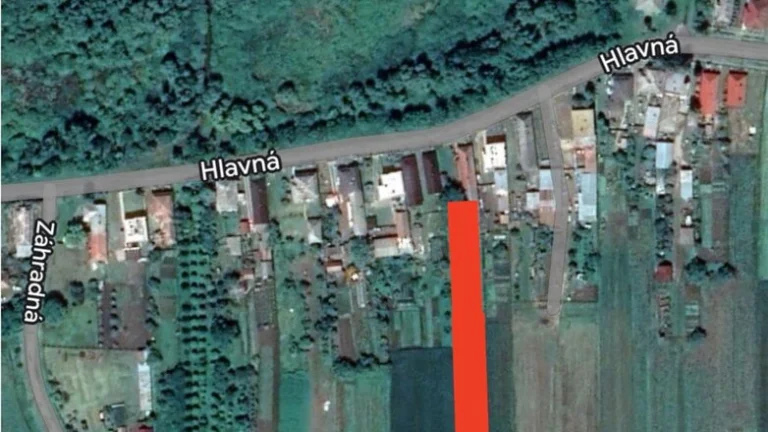 Len80km od Košíc. Predám stavebny pozemok. 28arovy. 16m šírk