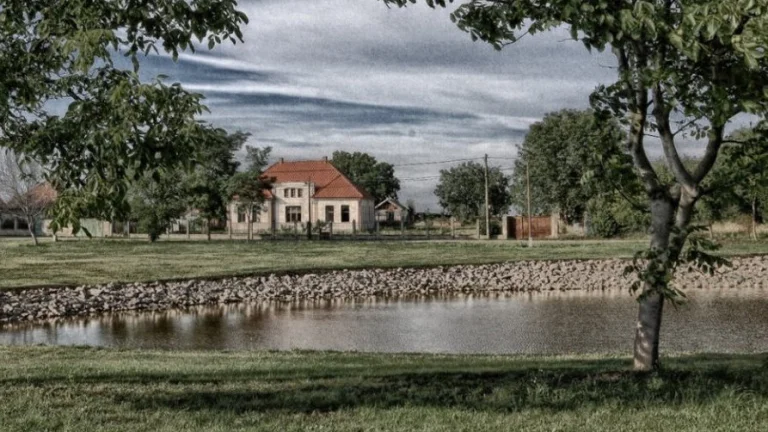Na predaj rekonštruovaná historická vila na pozemku 6654 m2