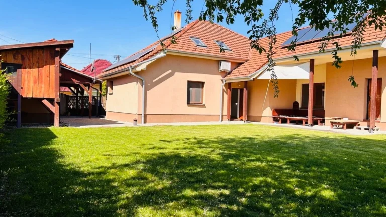 Na predaj 6-izbový rodinný dom s bazénom