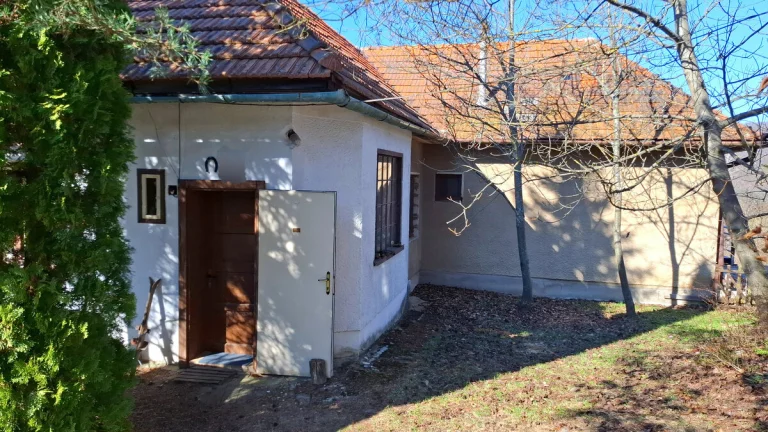 Vidiecka chalupa v Radobici pri Partizánskom,okres Prievidza