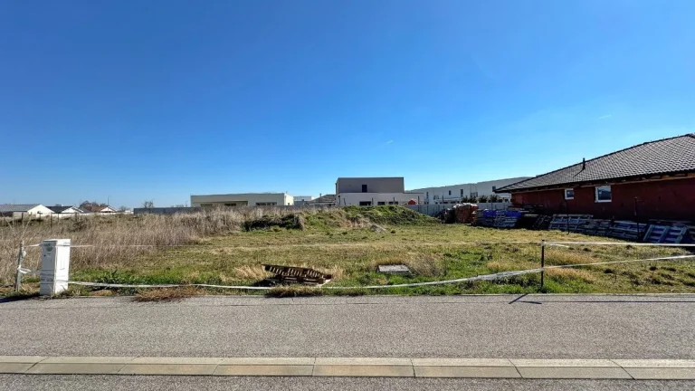 Stavebný pozemok pre RD - Pripravený na výstavbu -MILOSLAVOV