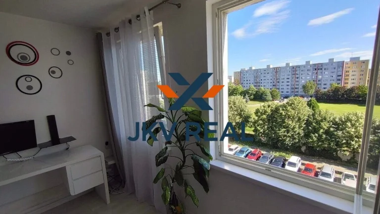 JKV REAL ponúka na prenájom priestranný a kompletne zariaden