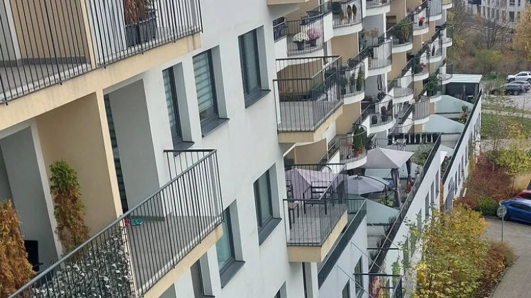 Prenájom garážové miesto, Belveder, Banska Bystrica.
