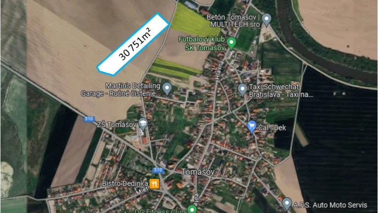 Predaj pozemku 30 751 m² v blízkosti zastavaného územia v ob