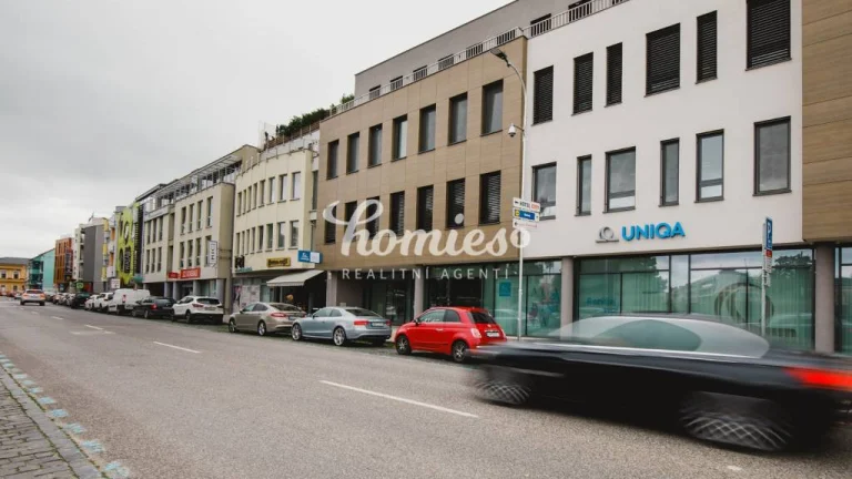 PRENÁJOM kancelárií - centrum mesta s garážovým státím