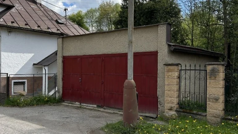 Dvojgaráž samostatne stojaca 38m2 Brezno