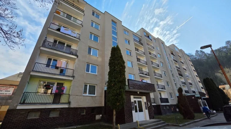 3 iz.byt-vl.kúrenie, tehla,93m2+2x loggia, Trenčín
