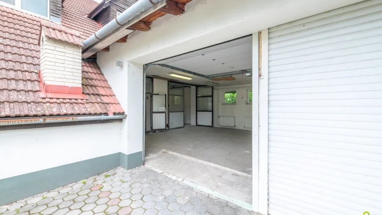 PRENÁJOM SKLADOVÉHO PRIESTORU V PRIEVIDZI, 241 m2