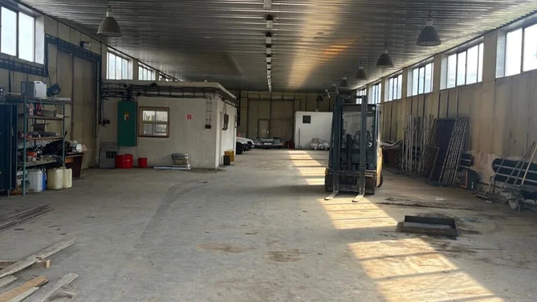 Ponukame halu/sklad na prenájom prípadne na predaj
