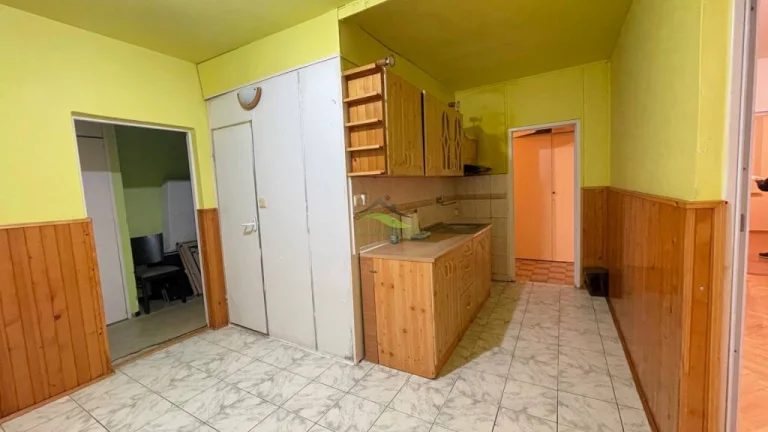PREDALI SME .....Pôvodný 3 izbový byt s balkónom.