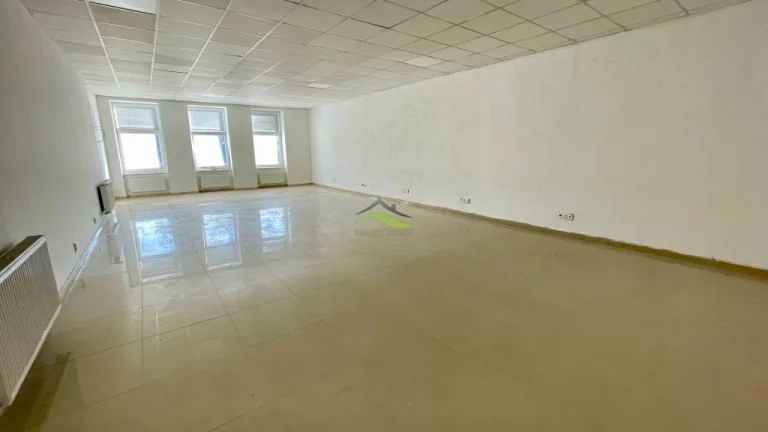 Priestor na Námestí -otvorená plocha 72m2 po peknej rekonštr