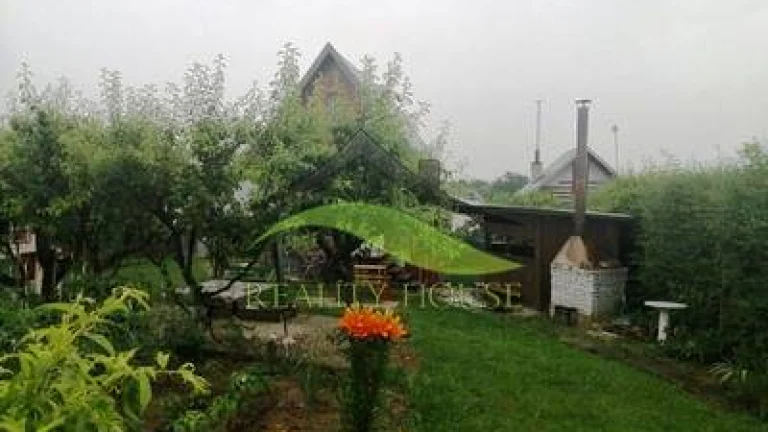 Murovaná chata s peknou záhradou v Pozdišovciach