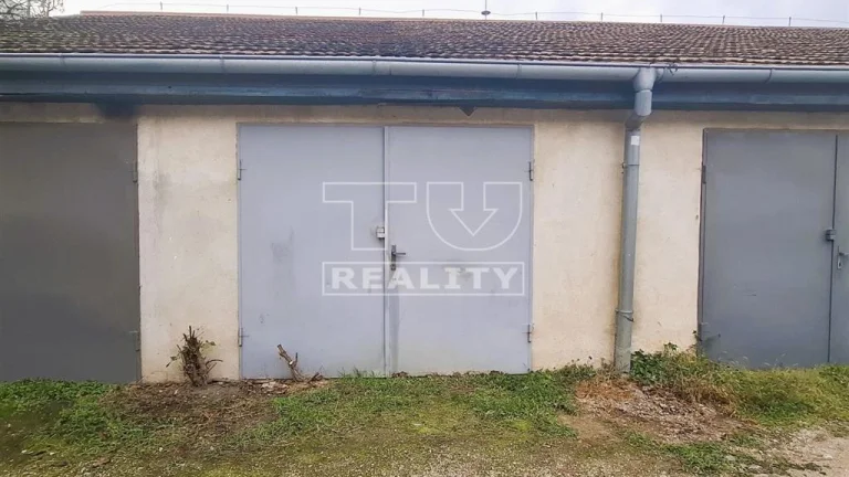 Na predaj murovaná garáž v Malých Uherciach - 21m2.