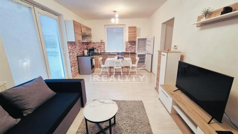 Na predaj bungalov v obci Skýcov s pozemkomm 400 m2
