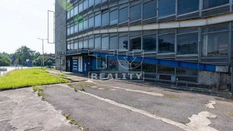 REZERVOVANÉ Na predaj podnikateľský priestor v centre...
