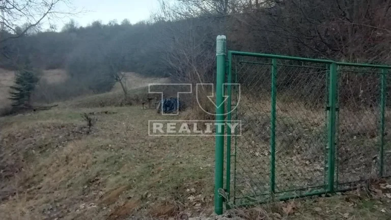 Pozemok na kopaniciach s nádherným výhľadom