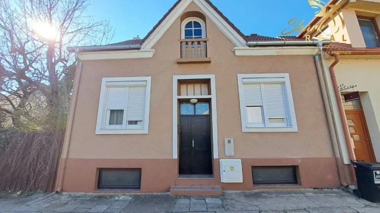 REZERVOVANÝ I Rodinný dom s veľkým potenciálom v centre Pieš