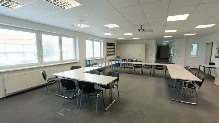 OPEN OFFICE s parkovaním v Nitre