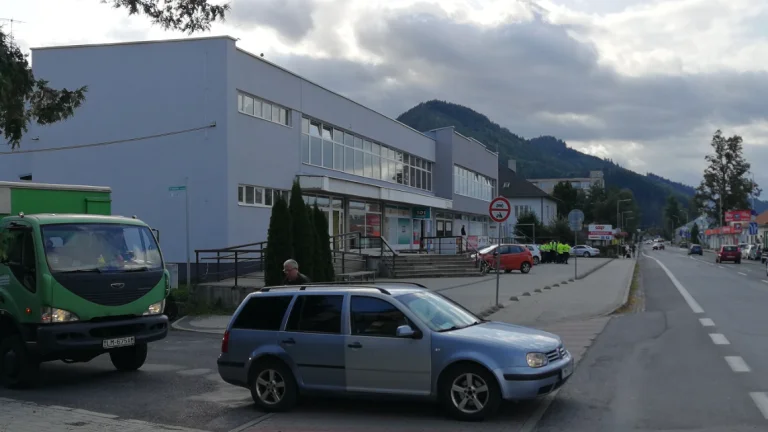 Prenájom v Liptovskom Hrádku obchodných priestorov
