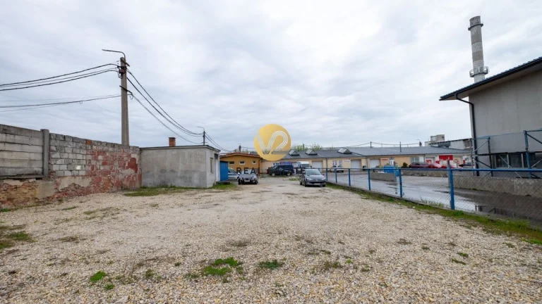 NA PRENÁJOM – Oplotený pozemok - spevnená plocha, Nitra - Br