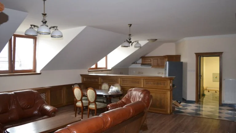 Prenájom 3 izbový byt ul. Národná s parkovaním