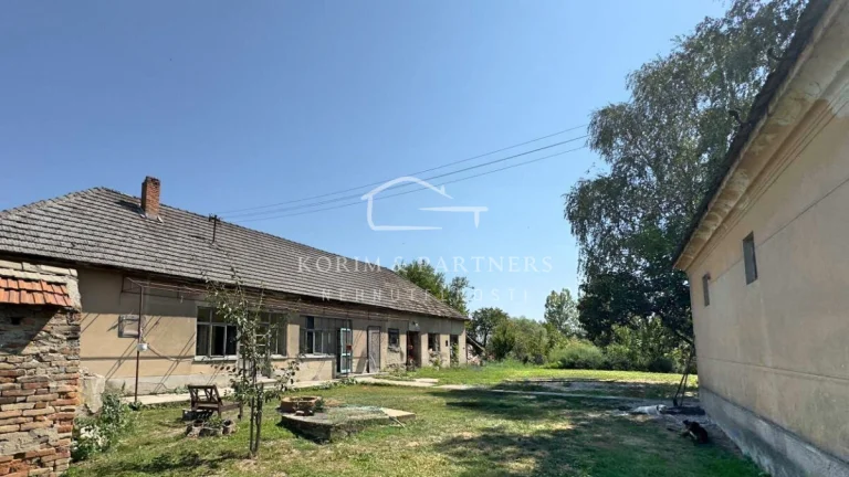 Dva rodinné domy na pozemku 2100 m2 za VÝHODNÚ CENU