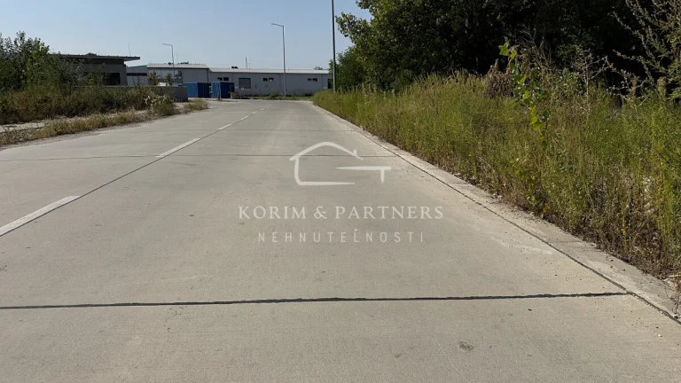 INVESTORI POZOR LUKRATÍVNY INVESTIČNÝ POZEMOK