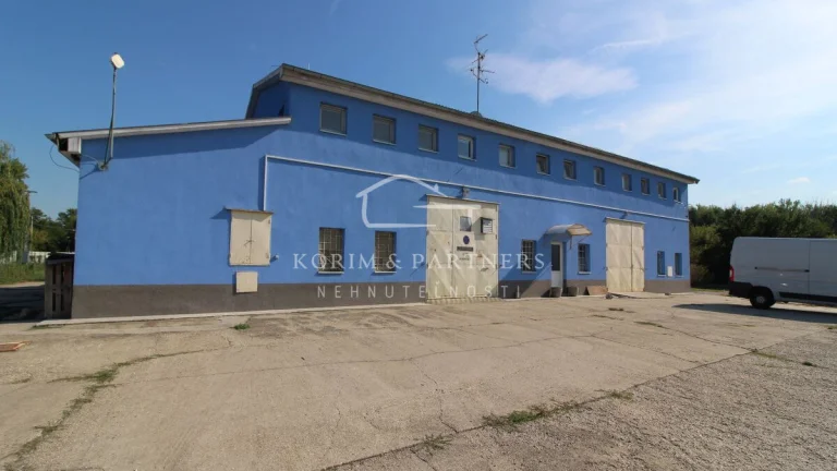 Komerčný objekt na predaj, Komárno