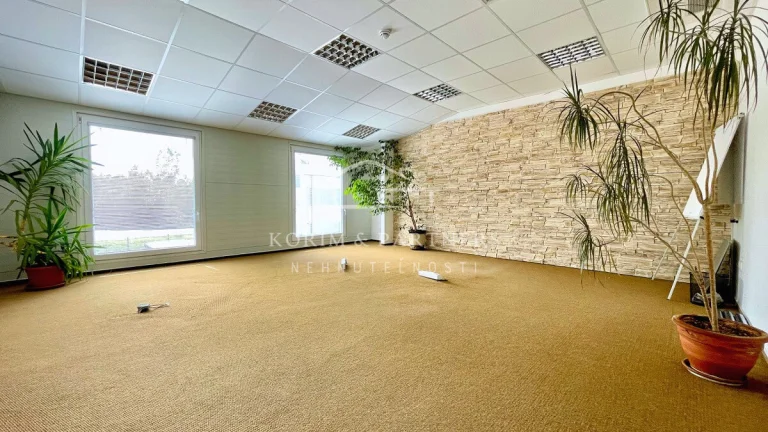 250 m2 veľký kancelársky priestor na prenájom Á. Jedlíka, Ko