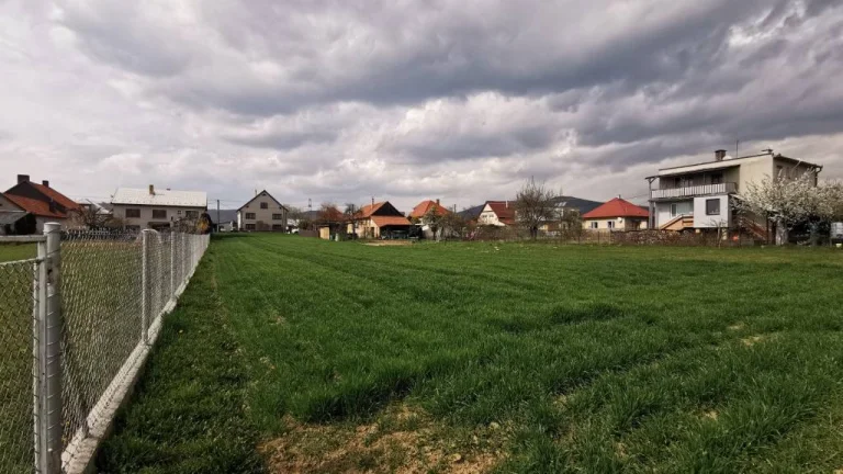 BabonyTRE I PREDAJ - veľký STAVEBNÝ POZEMOK, ČEREŇANY, okres