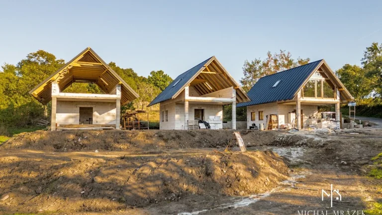 Ponúkame Vám exkluzívne na predaj dve novostavby rodinných d