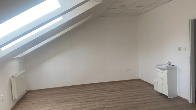 EXKLUZÍVNY PRENÁJOM kancelárie- výmera 34 m2